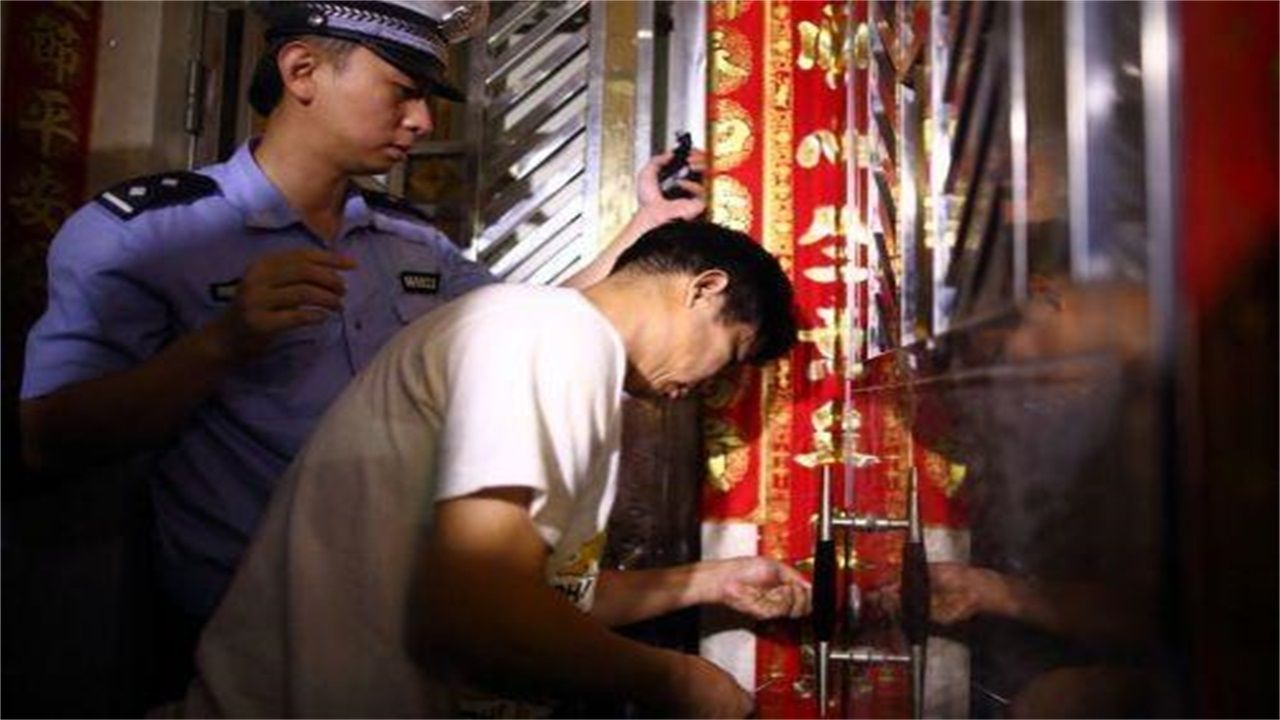 安徽请开锁师傅开了锁后，师傅